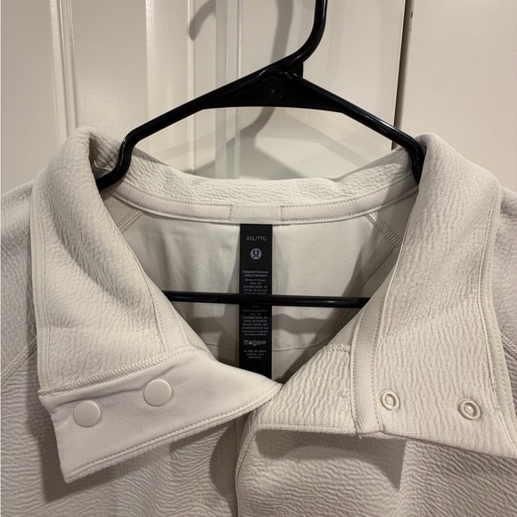 Lululemon Men’s Pullover - Picture 2 of 4